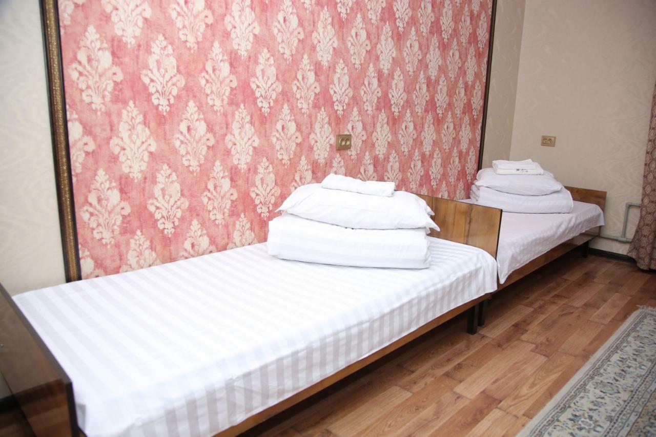 Medi Guest House Osh Exterior foto