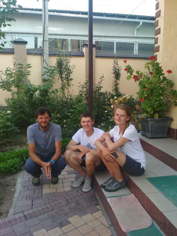 Medi Guest House Osh Exterior foto